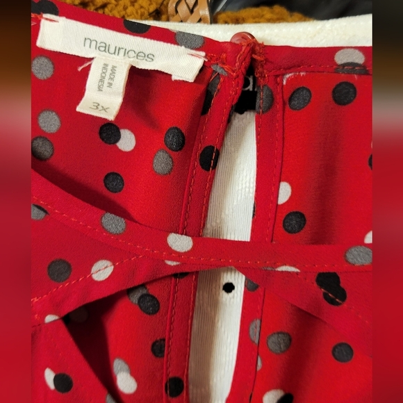 Maurices Red w Polka Dot 3x Top - Picture 2 of 6